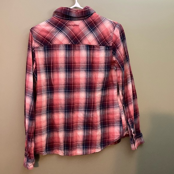 Noble Outfitters 100% cotton flannel pink plaid button downn shirt. - Picture 5 of 6